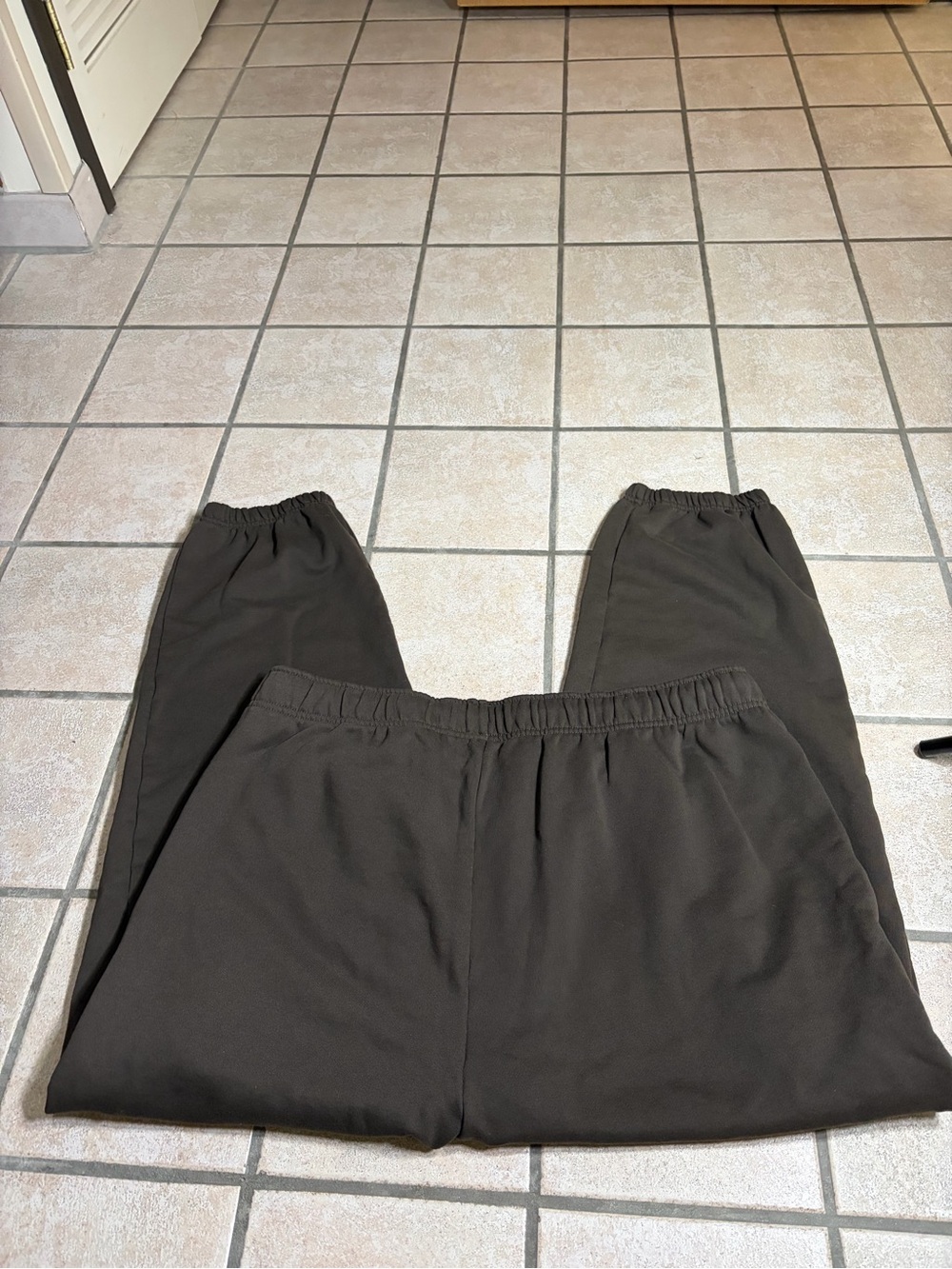 NWOT ALO Accolade Sweatpant Jogger *29” (Olive Tree) Size 2X - Picture 12 of 12